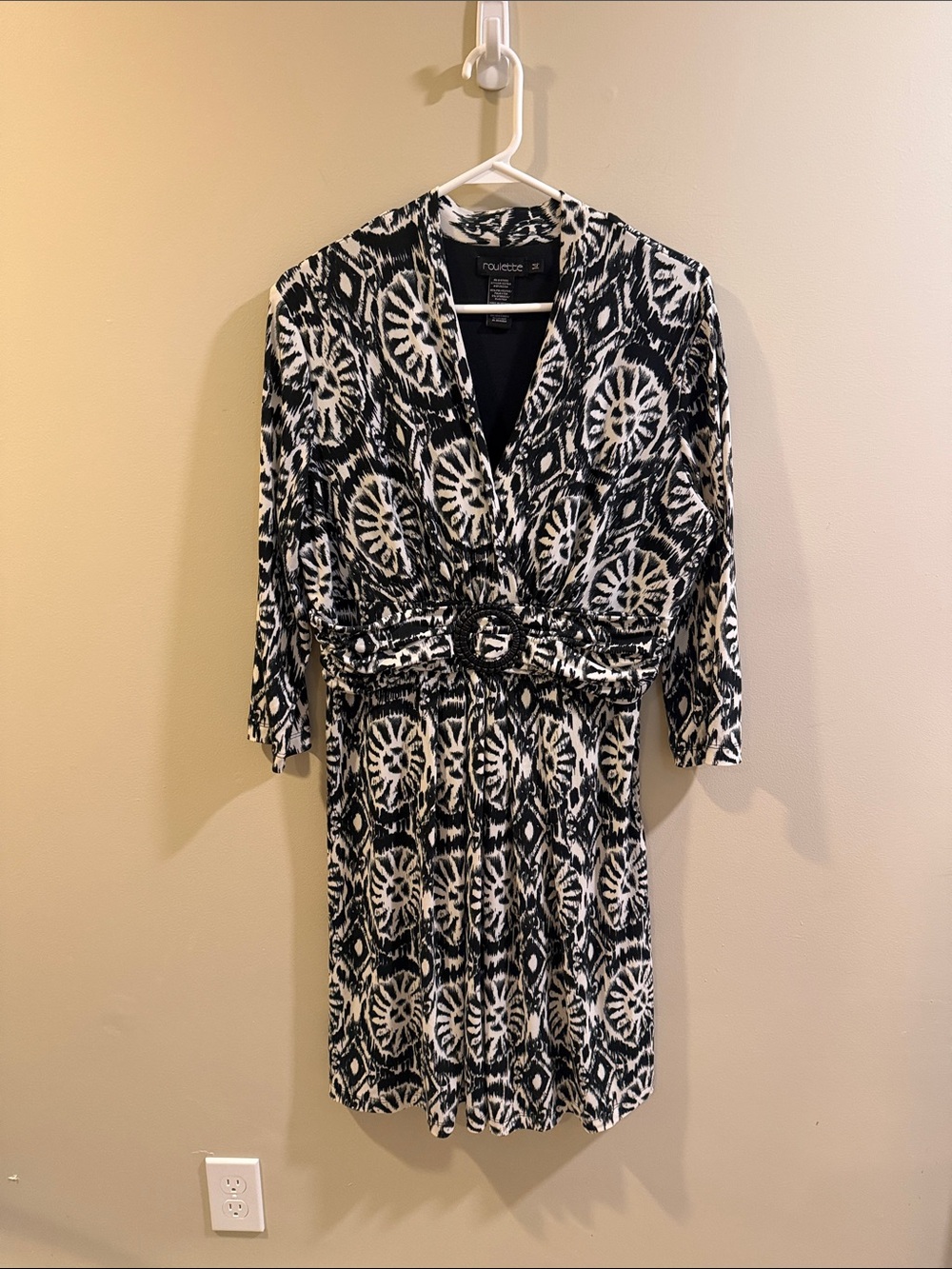 Roulette Black & White Printed Belted V-Neck Midi Dress